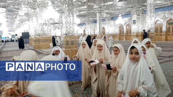 جشن «پروانه‌ها» و پرواز دختران نیایش در حرم رضوی