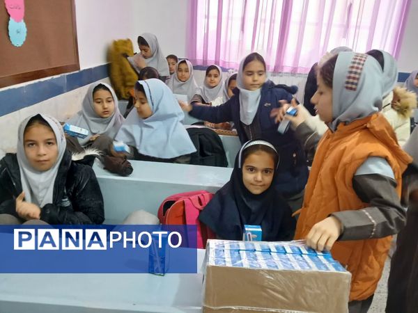 آغاز توزیع شیر در دبستان شهید نجفی فدافن
