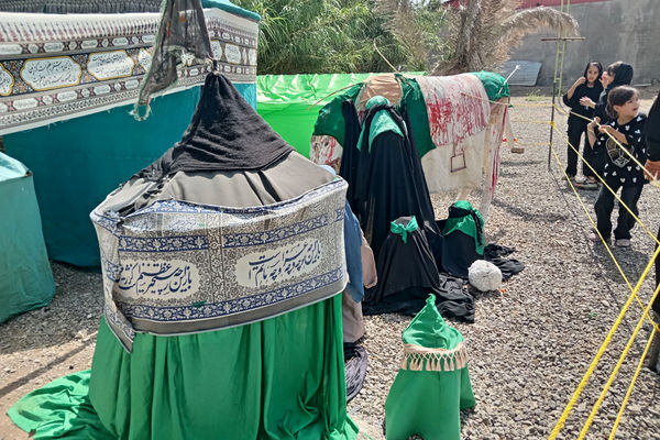 نمایشگاه غنچه‌های خونین در روستای باقرآباد