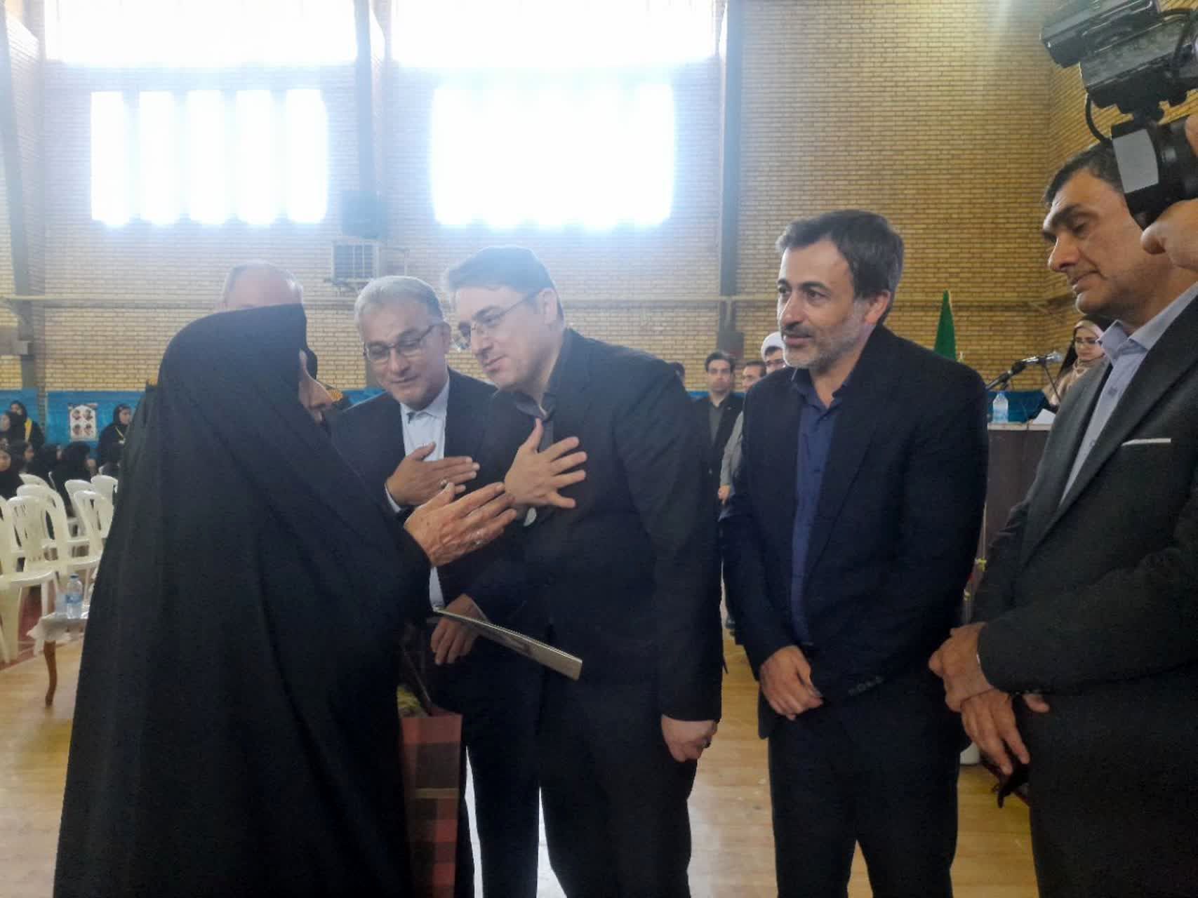 روشنایی یاد شهدا در دل نوجوانان بندر گز