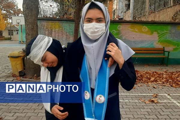 مانور زلزله در دبیرستان شاهد شهید حمامی ناحیه۶ مشهد