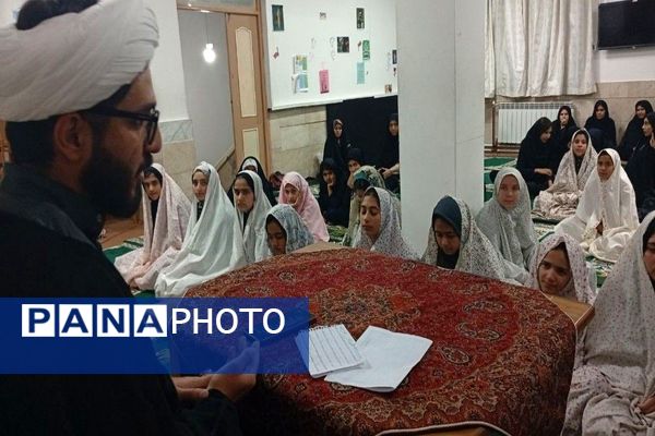 جلسه هفتگی توسل به آقا امام زمان (عج) در خوابگاه دخترانه شهید مجید دهنوی 