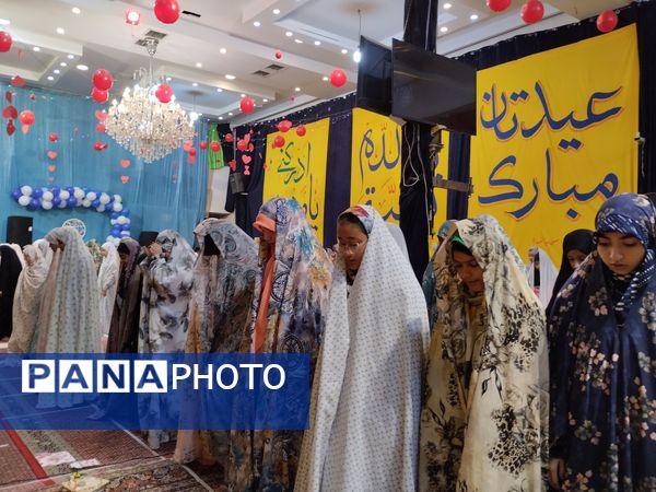 اعتکاف دختران نوجوان در مسجد سیدالشهدا مشهد