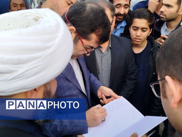  وزیر ورزش و جوانان کشور از تعدادی از پروژه های عمرانی ورزشی  کاشمر بازدید کرد 
