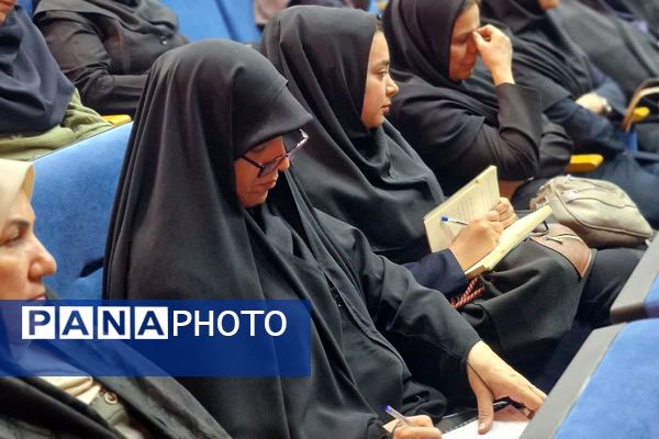 نشست معاونان آموزشی مدارس شهرستان‌های استان تهران به میزبانی قرچک 