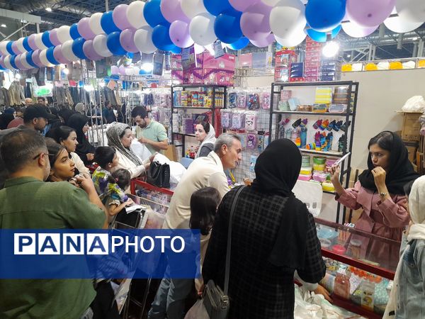 نمایشگاه بین‌المللی لوازم‌التحریر مشهد با استقبال دانش‌آموزان