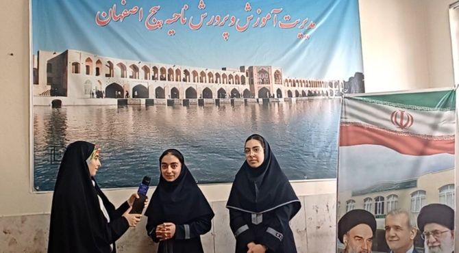 رمز موفقیت گروه ما تلاش و پشتکار بود و در هر شرایطی به همدیگر کمک کردیم 