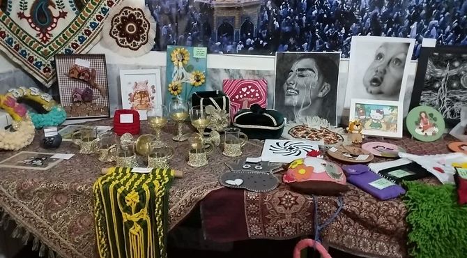 افتتاح نمایشگاه "معلمان هنرمند، دانش‌آموزان خلاق" در کانون عترت 