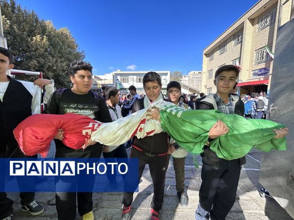 راهپیمایی ۱۳ آبان مدرسه شهید رجایی یک بجنورد