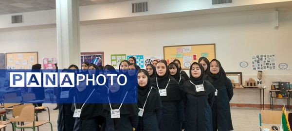 افتتاحیه نمایشگاه پژوهشی و فناورانه دبیران و دانش‌آموزان شهرستان ملارد در دبیرستان فرزانگان استعداد درخشان