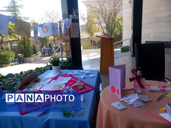 نمایشگاه ذهن‌های رنگی در دبیرستان دوره اول آرمینه مصلی نژاد