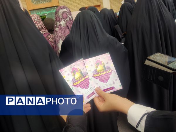 اجتماع دختران دانشجو در حرم مطهر حضرت معصومه (س) به مناسبت روز دختر  