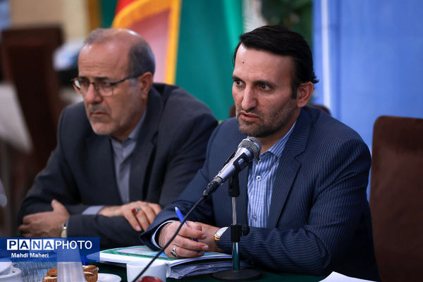 نشست صمیمی وزیر آموزش و پرورش با اعضای فراکسیون فرهنگیان