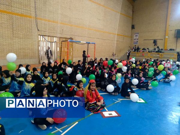 افتتاحیه طرح ملی میدان پویا و مسابقات هندبال در باشگاه غدیر محسن آباد برخوار