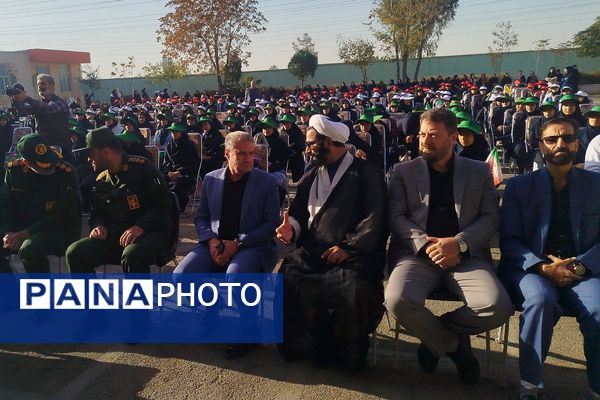 نواختن زنگ استکبارستیزی در دبیرستان ریحانه النبی باقرشهر 