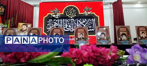 استقبال از شهید گمنام با حضور خانواده شهدا در دبیرستان برازنده مقدم یک