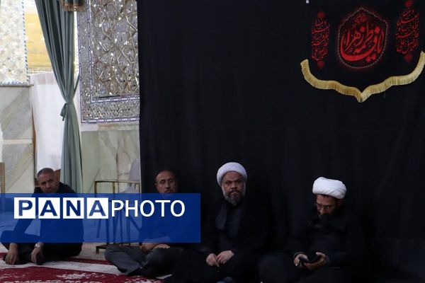 ارادتمندان اهل‌بیت در شب چهارم فاطمیه گرد هم آمدند