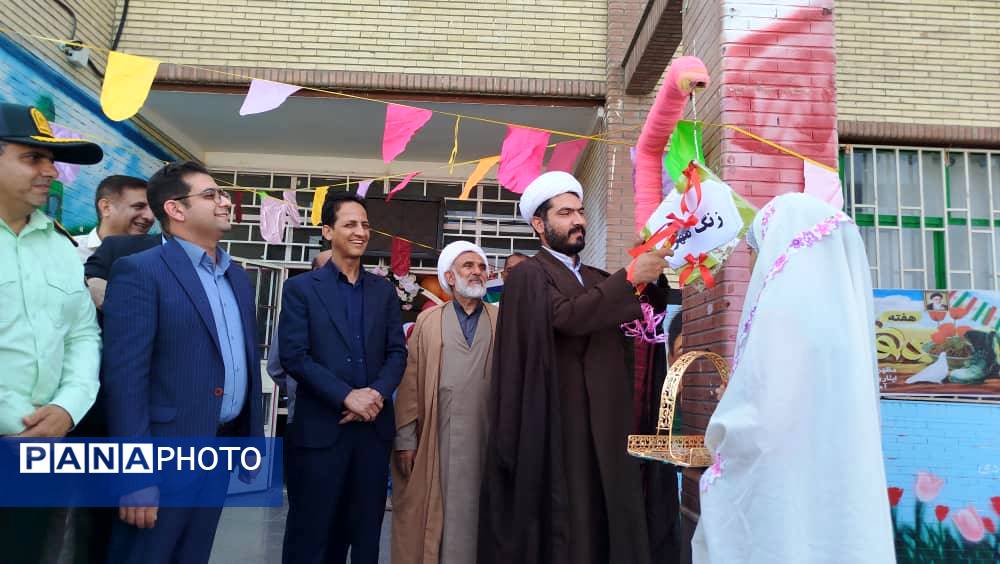 زنگ آغاز سال تحصیلی در مدرسه علقمه شاهد شهرستان قلعه‌گنج