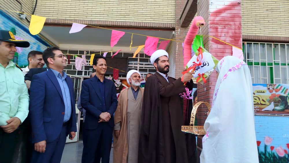 زنگ آغاز سال تحصیلی در مدرسه علقمه شاهد شهرستان قلعه‌گنج