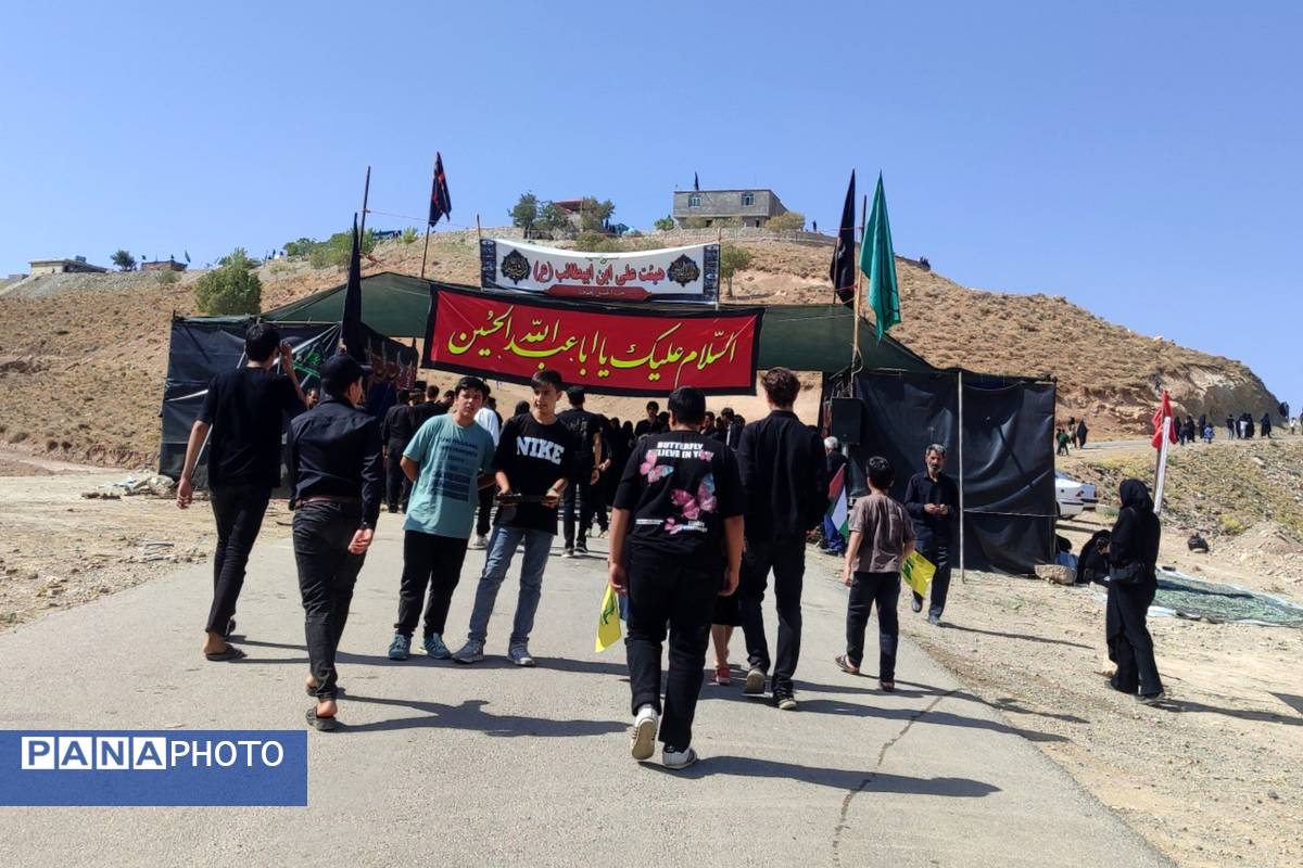 پیادهروی جاماندگان اربعین حسینی در شهر سورشجان