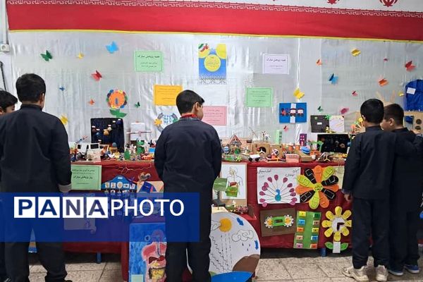 گرامیداشت «هفته پژوهش» در دبستان شهید دکتر چمران ناحیه دو شهرری 