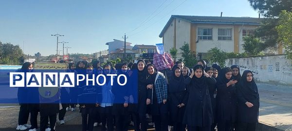 13 آبان متحد و استوار در مقابل استکبار