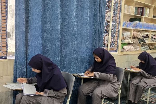 برگزاری مرحله اول آزمون جامع در دبیرستان رضوان