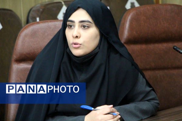 نشست نخبگان استان یزد با مسئول جهاد تبیین کشور