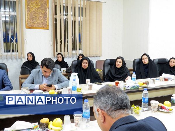 نشست معاون پیشگیری و تشخیص توانبخشی سازمان آموزش پرورش استثنایی کشور با مدیران مرکز  استان