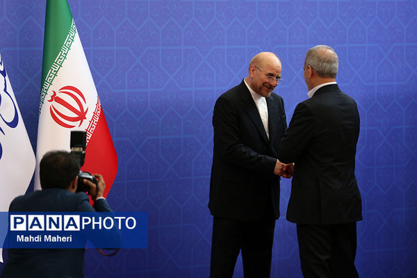 ورود مهمانان مراسم تحلیف رئیس‌جمهوری به مجلس شورای اسلامی 