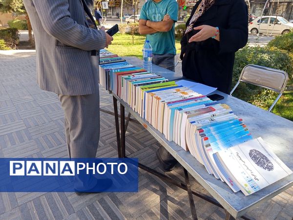 جمعه بازار کتاب در کاشمر