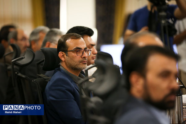 نشست صمیمی وزیر آموزش و پرورش با معلمان نمونه کشوری