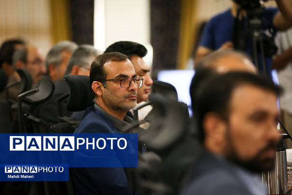 نشست صمیمی وزیر آموزش و پرورش با معلمان نمونه کشوری