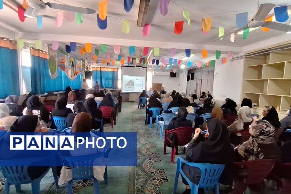 جلسه انجمن اولیا و مربیان در دبیرستان رازی