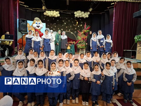 جشن یلدا ۱۴۰۴ در مدرسه ۱۷ شهریور شهرستان بجنورد 