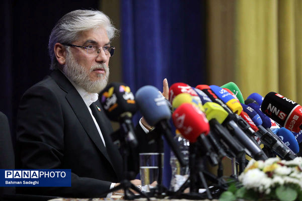 نشست خبری وزیر علوم، تحقیقات و فناوری