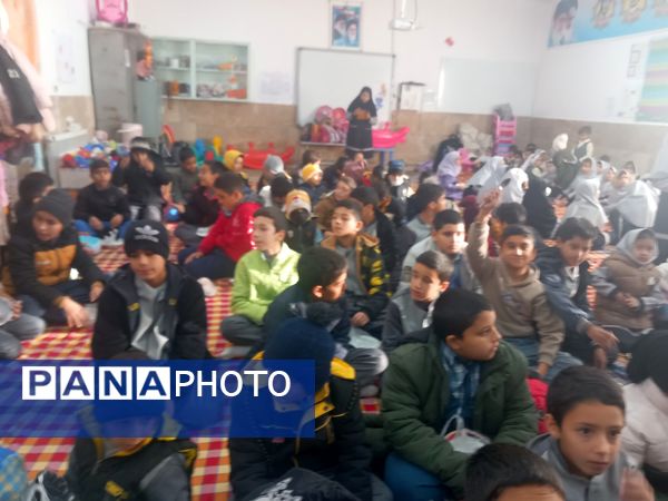 جشنواره میوه آرایی در مدرسه شهید غلامی خلیل آباد 