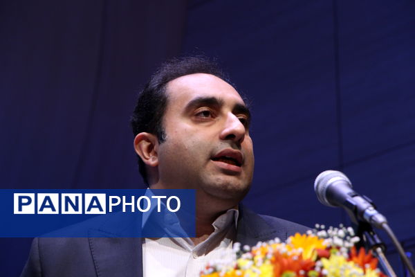 همایش ملی هوش مصنوعی در تالار بزرگ یزد