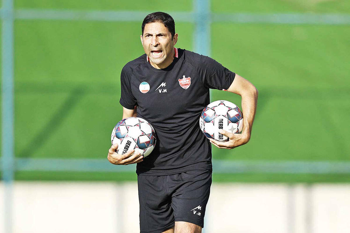 رفتار باشگاه پرسپولیس با هاشمیان حرفه‌ای نبود/ بازیکنان برای هاشمیان تعیین تکلیف می‌کردند