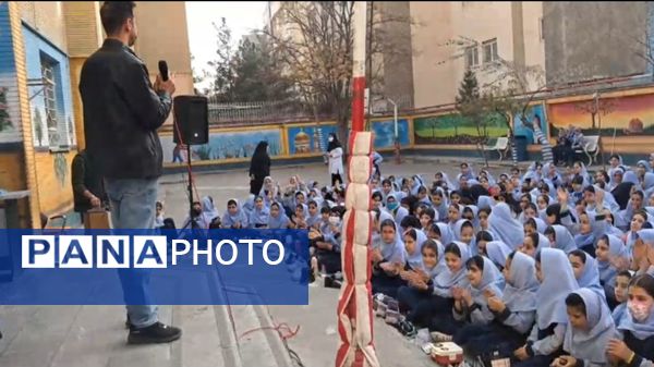 جشن میلاد‌ با‌سعادت حضرت فاطمه زهرا (س) در دبستان دخترانه فرهنگیان۲