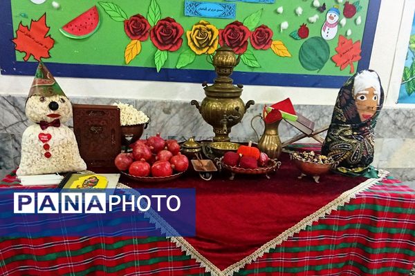 از سنت تا خلاقیت، برگزاری نمایشگاه صنایع دستی یلدا در دبیرستان توحید یک