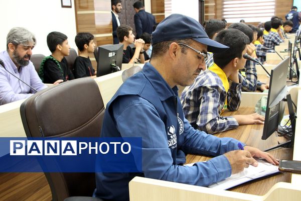 نشست معاون پرورشی و فرهنگی وزیر آموزش و پرورش با دانش آموزان پسر عضو تشکل‌های دانش‌آموزی 
