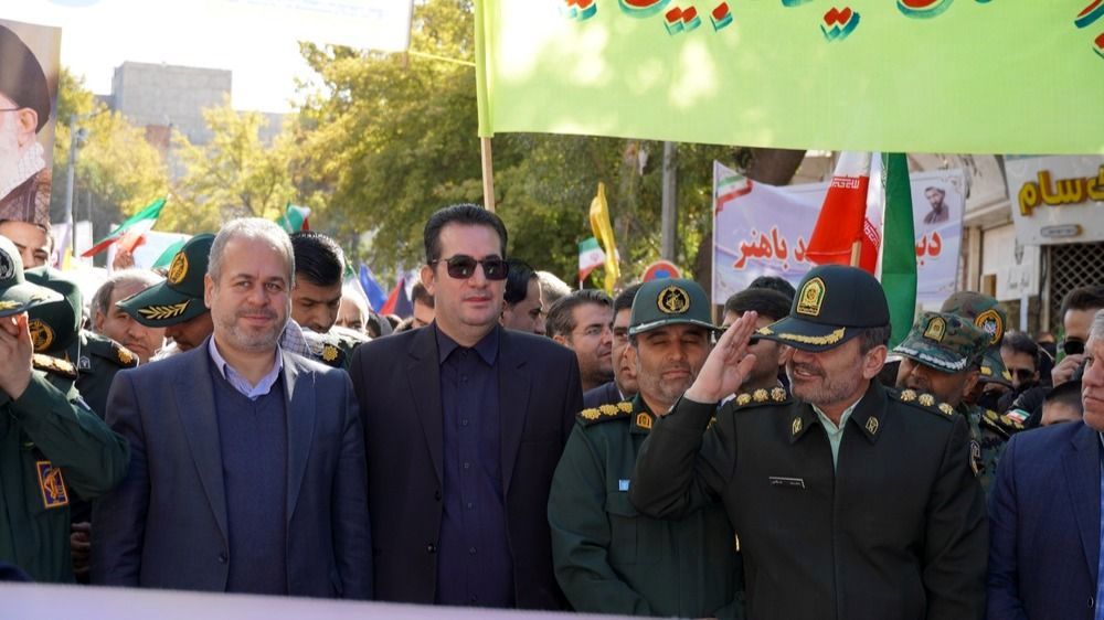 حضور گسترده ی دانش آموزان تمامی مدارس در راهپیمایی ۱۳ آبان 