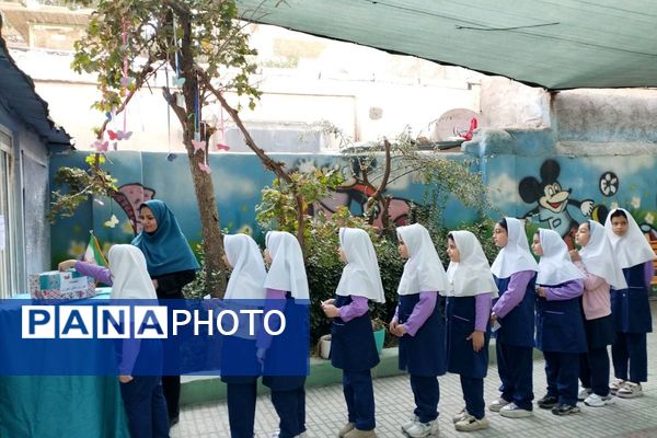 جوانه های دموکراسی در قدس؛شور وهیجان دانش آموزان قدس در انتخابات شورای دانش آموزی