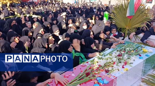 استقبال باشکوه مردم کوهدشت از شهدای گمنام  