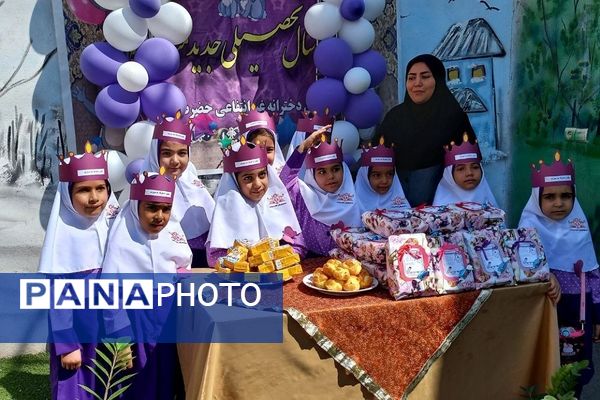 جشن شکوفه‌ها در دبستان حضرت مریم قیامدشت