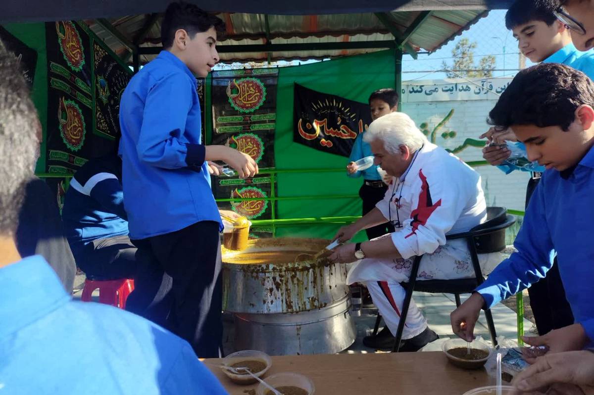 برپایی سفره حضرت زهرا در دبیرستان شاهد افشار