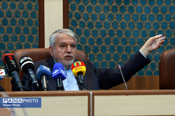 نشست خبری وزیر میراث فرهنگی، گردشگری و صنایع دستی و معاونان وزارتخانه با اصحاب رسانه