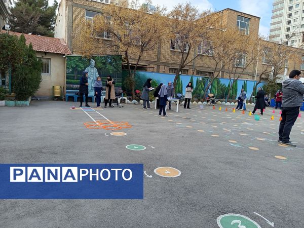 مسابقه جذاب مادر و دختر در دبستان مصلی نژاد حضرت زینب(س)