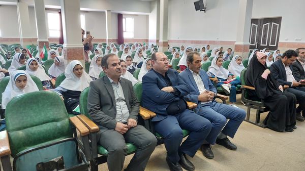 جشن عاطفه‌ها در مدارس منطقه ۵؛ جلوه‌ای از همدلی برای حمایت از دانش‌آموزان نیازمند